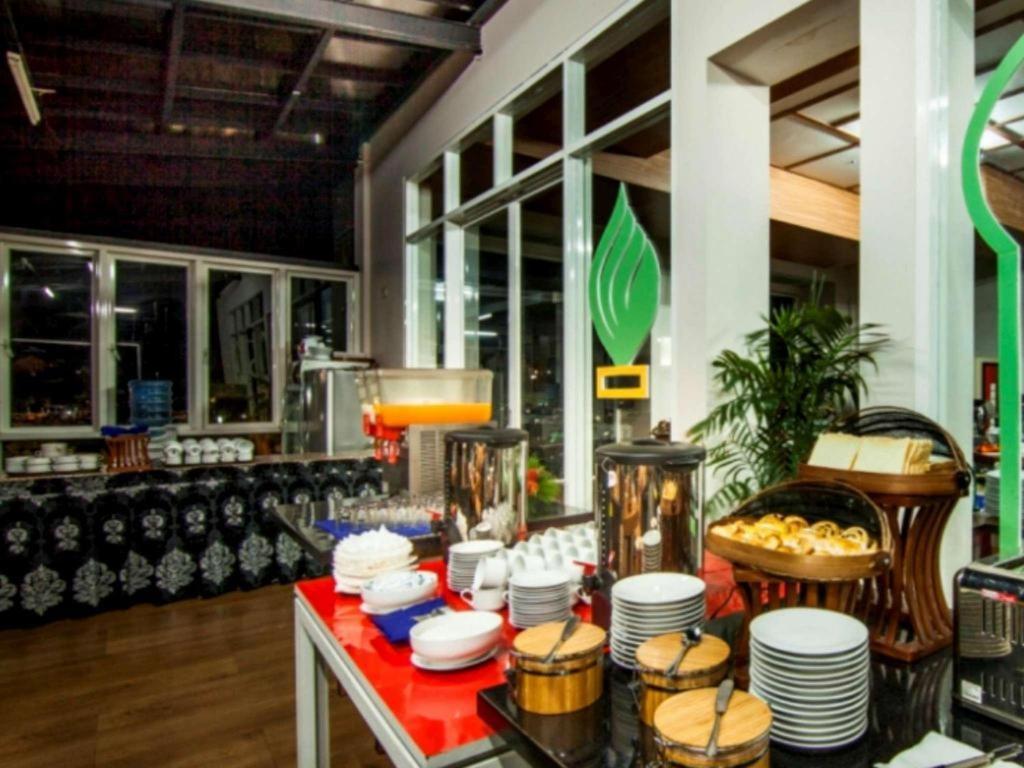 The Rizen Hotel Cisarua Εξωτερικό φωτογραφία