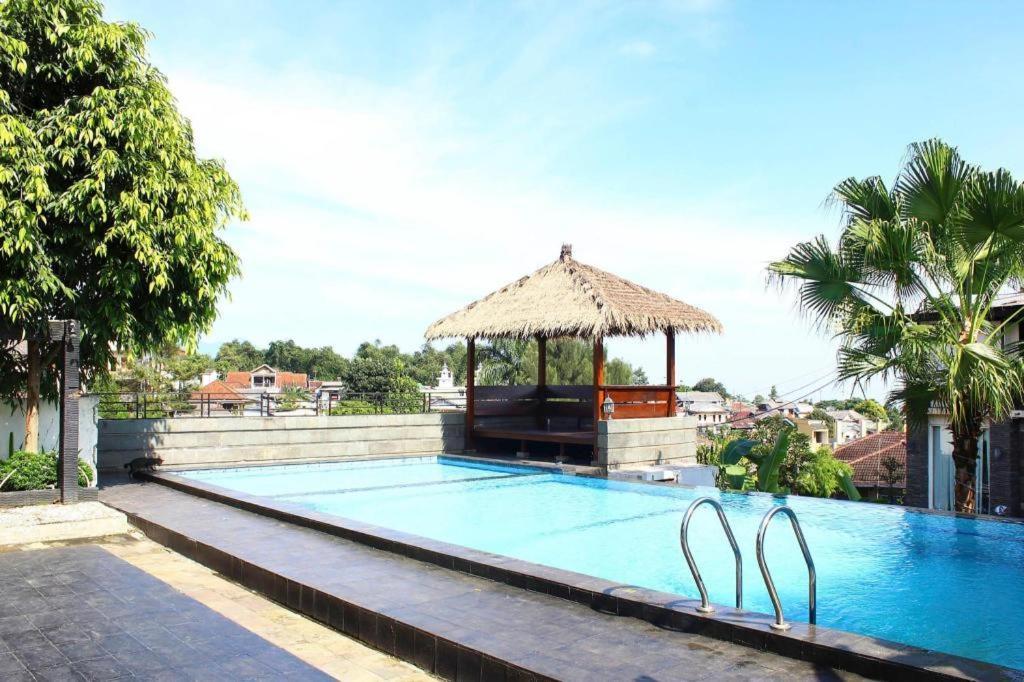 The Rizen Hotel Cisarua Εξωτερικό φωτογραφία