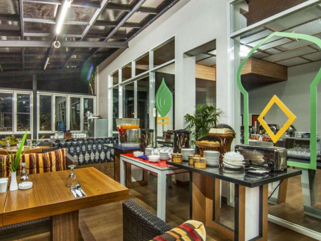 The Rizen Hotel Cisarua Εξωτερικό φωτογραφία
