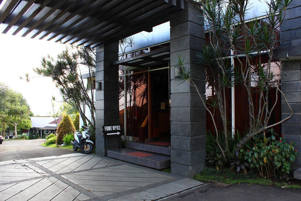 The Rizen Hotel Cisarua Εξωτερικό φωτογραφία