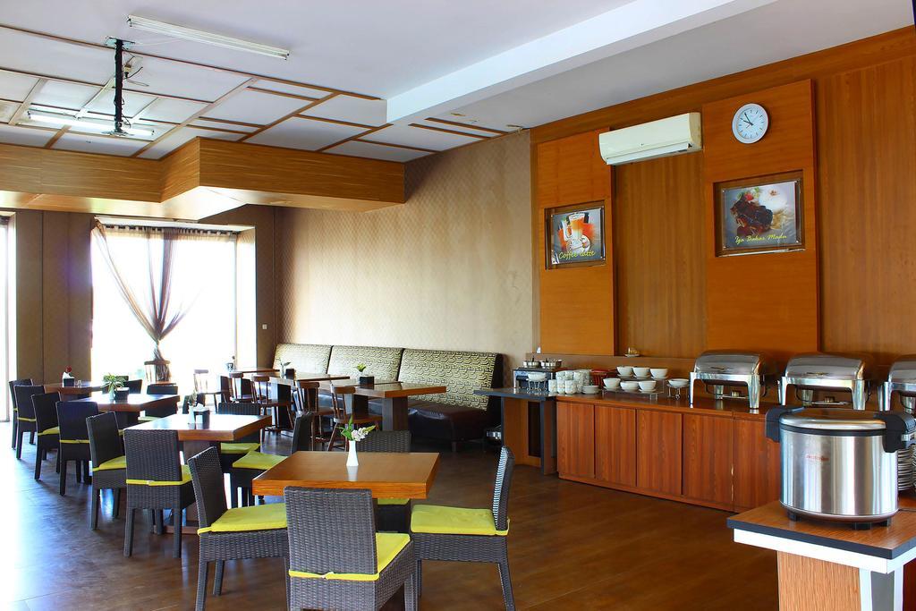 The Rizen Hotel Cisarua Εξωτερικό φωτογραφία
