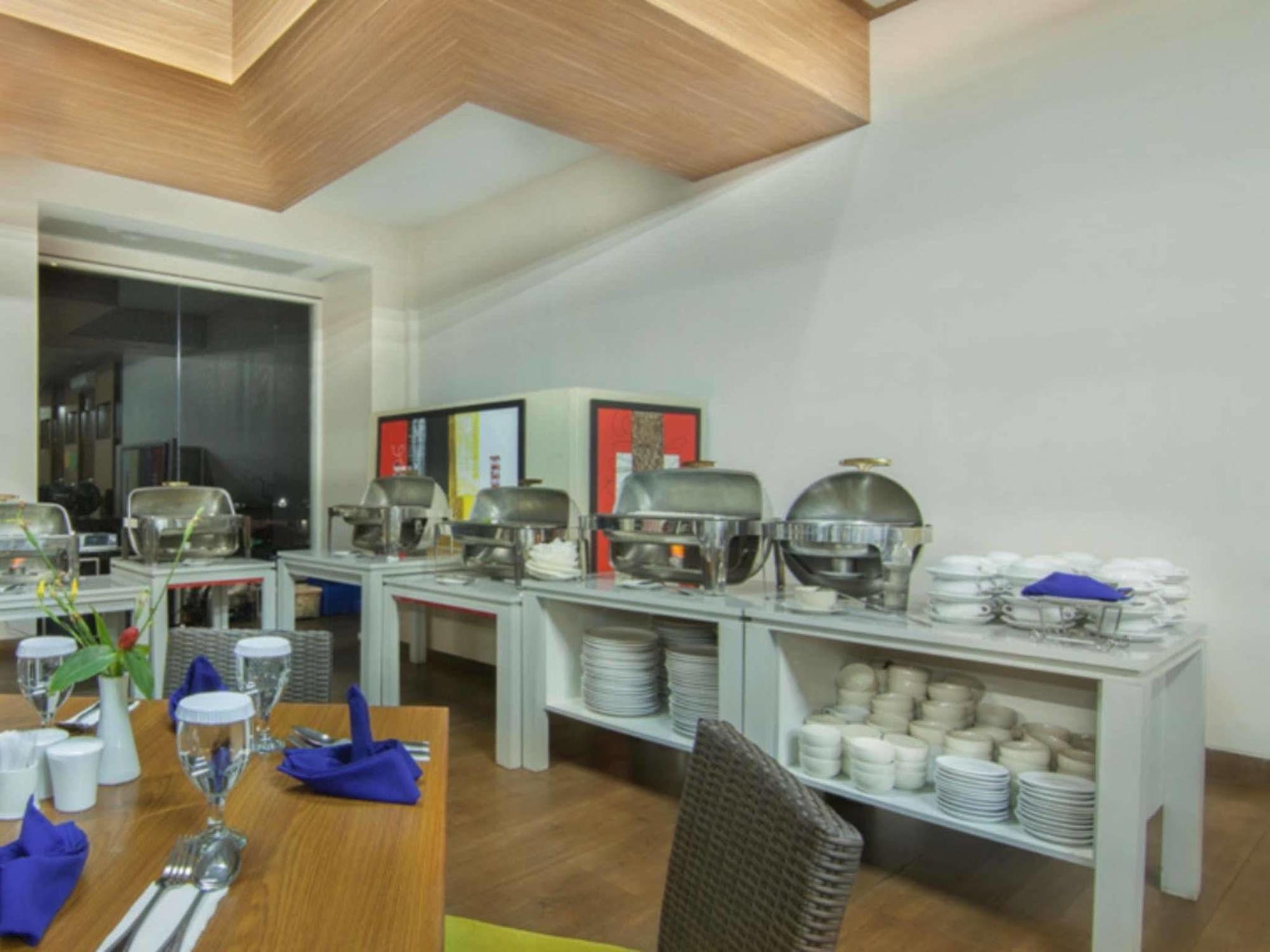 The Rizen Hotel Cisarua Εξωτερικό φωτογραφία