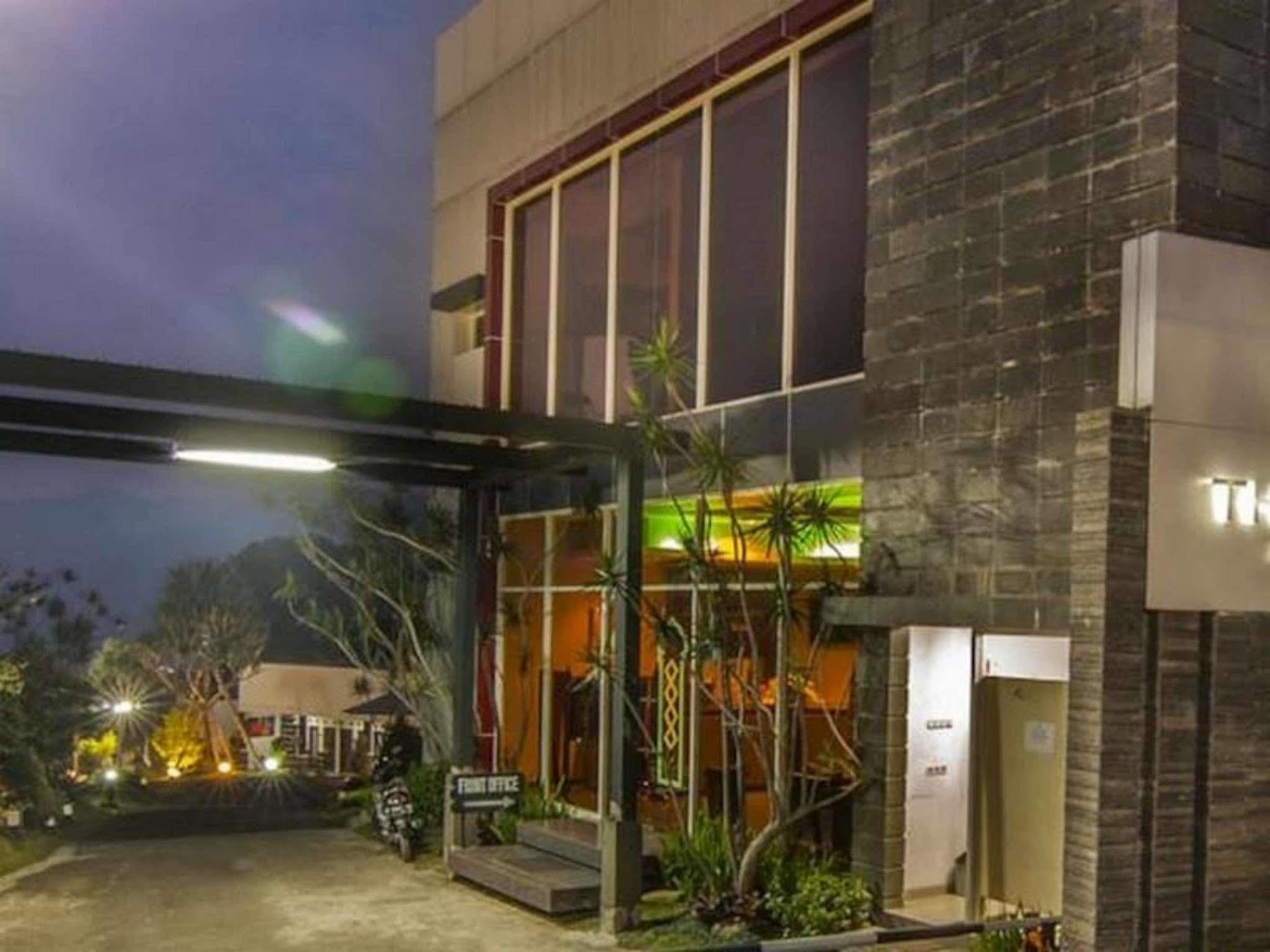 The Rizen Hotel Cisarua Εξωτερικό φωτογραφία
